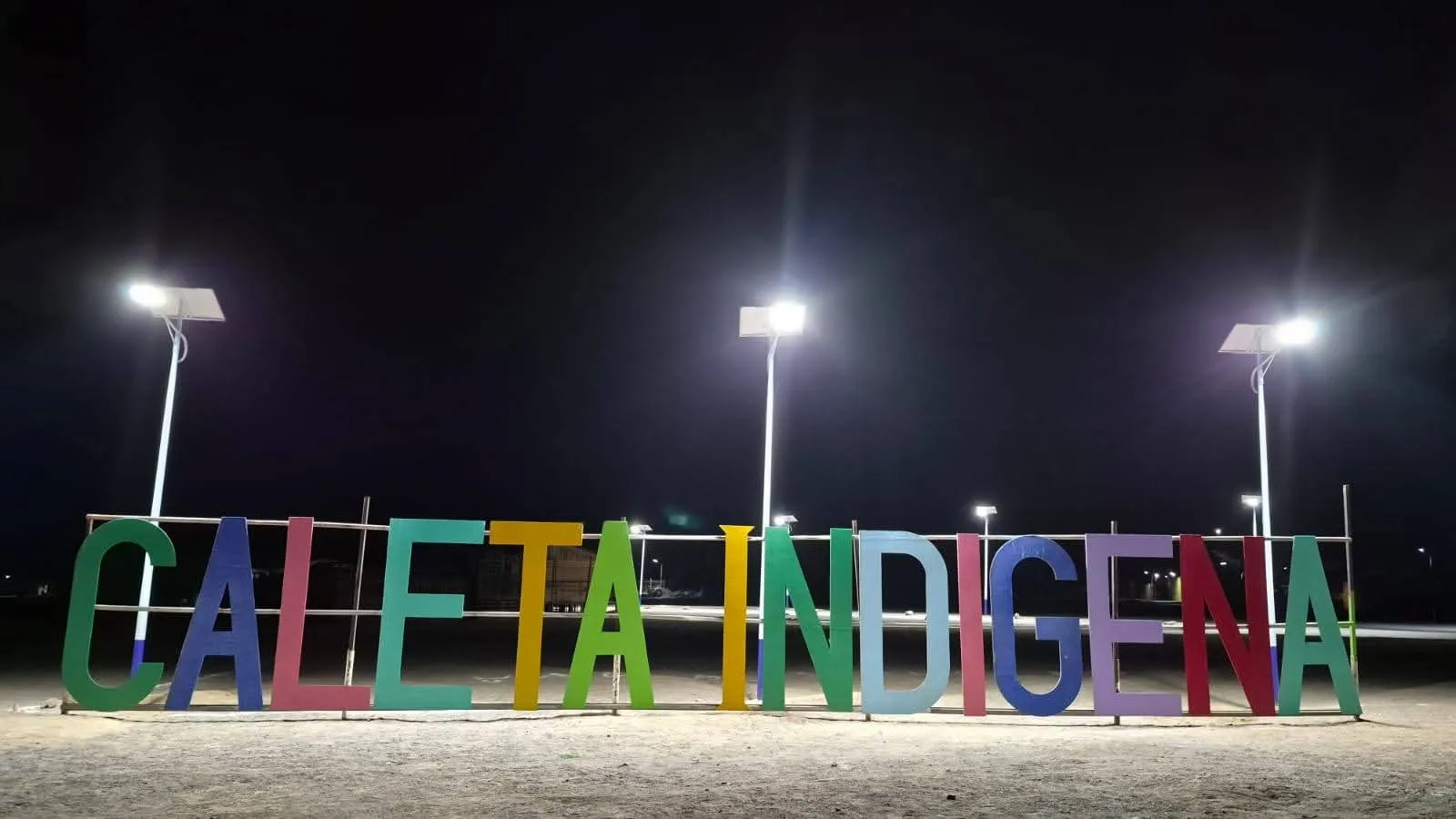 Caleta Indígena cuenta con nuevas luminarias